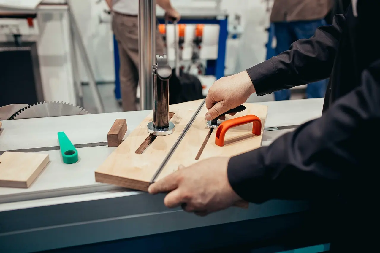 11 tips til rene snit med hulsav i gipslofter