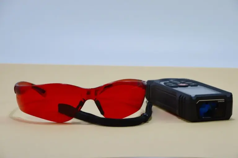 Sådan opdaterer du firmwaren på din laserafstandsmåler