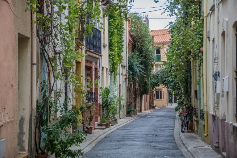 Sådan skaber du opbevaring i en smal køkkenniche