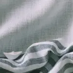 Sådan vælger du mørklægningsgardiner til børneværelset